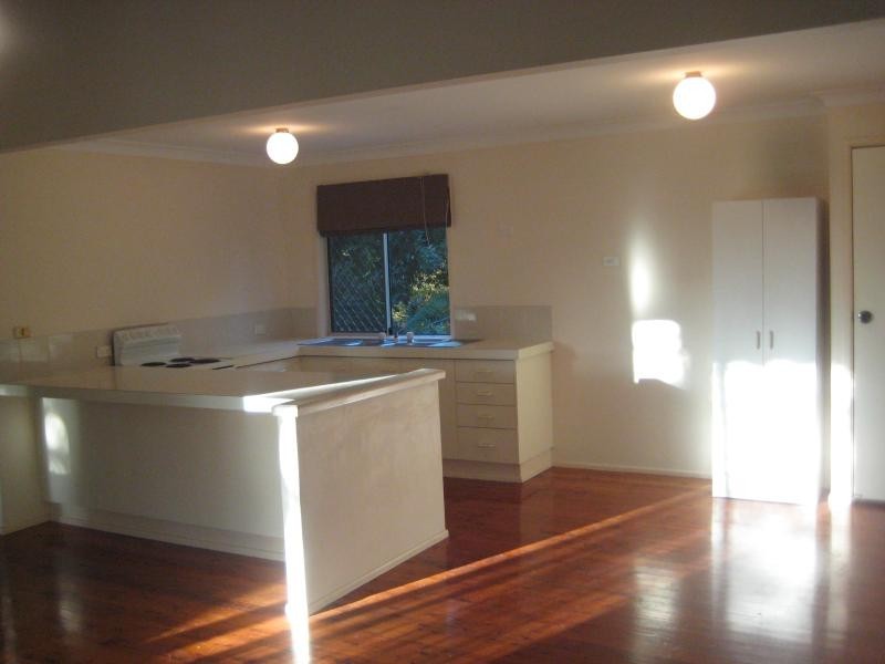 16 Kaffia Court, Elanora QLD 4221