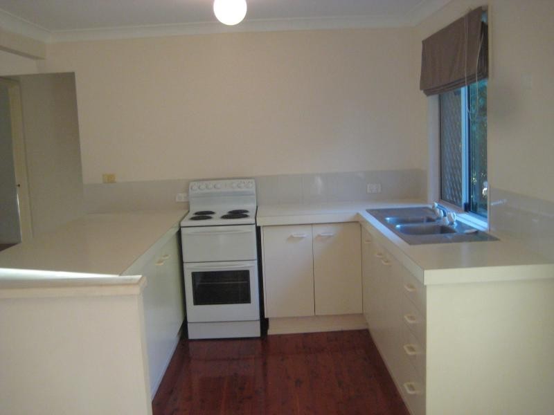 16 Kaffia Court, Elanora QLD 4221