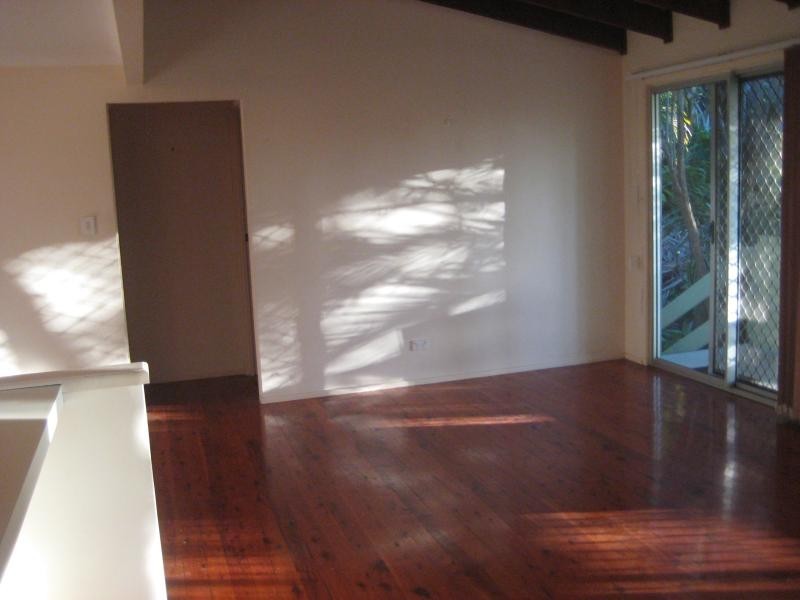 16 Kaffia Court, Elanora QLD 4221