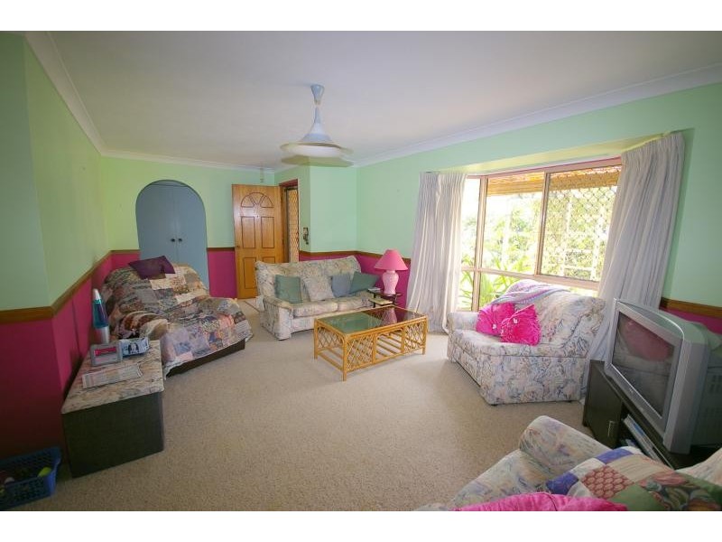 8 Bergamont Street, Elanora QLD 4221