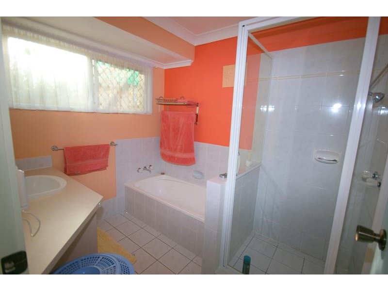 8 Bergamont Street, Elanora QLD 4221