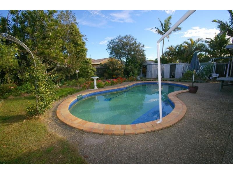 8 Bergamont Street, Elanora QLD 4221