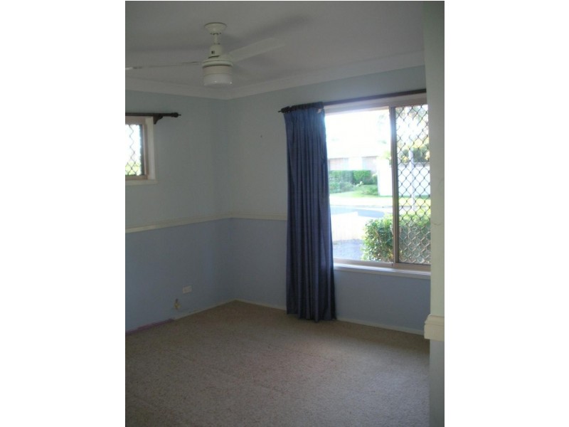 8 Bergamont Street, Elanora QLD 4221