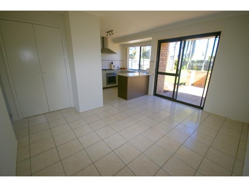 37 Seabrook Street, Elanora QLD 4221