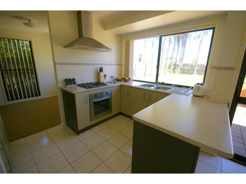 37 Seabrook Street, Elanora QLD 4221