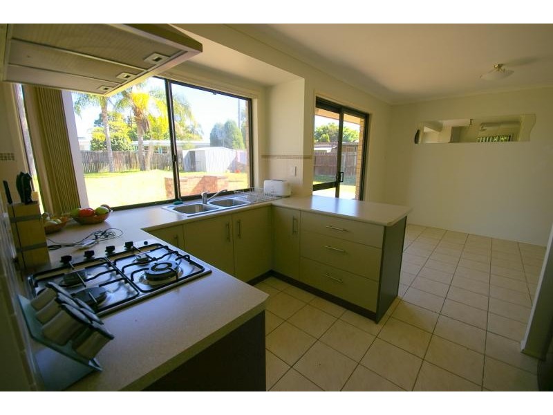 37 Seabrook Street, Elanora QLD 4221
