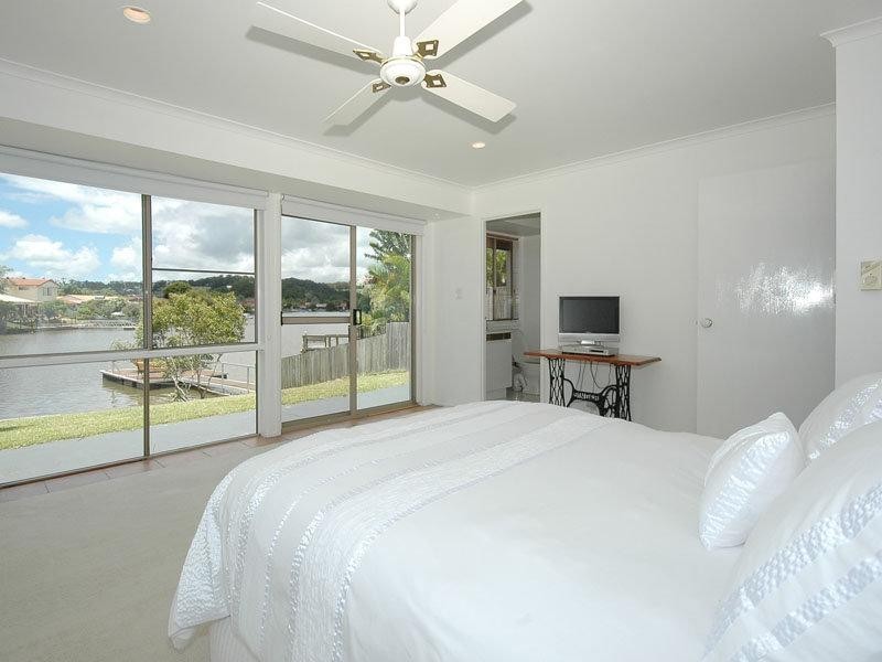 2 Harris Court, Currumbin Waters QLD 4223