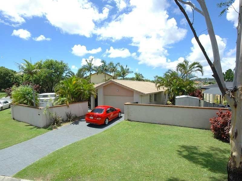 2 Harris Court, Currumbin Waters QLD 4223