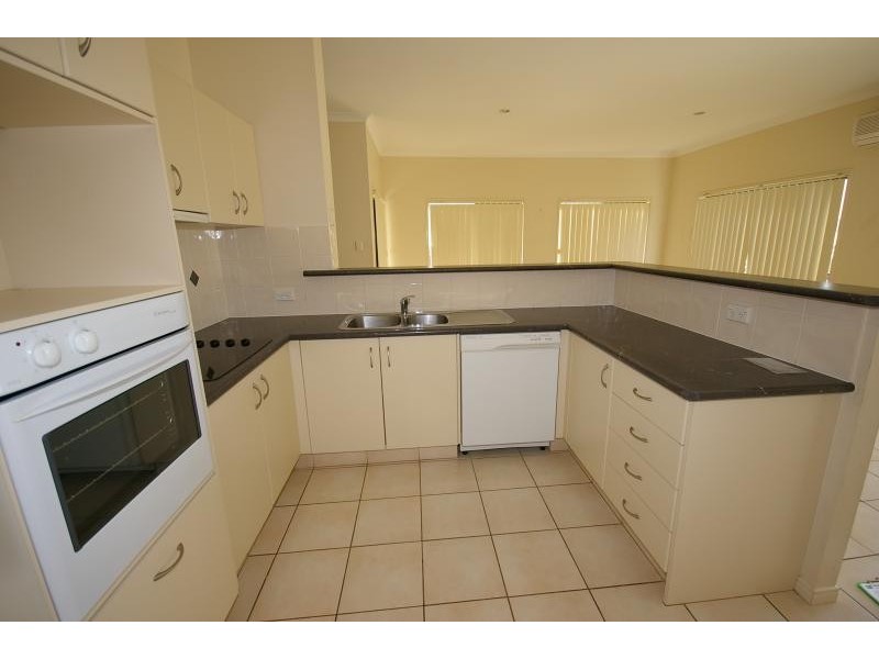 9 Laurina Court, Elanora QLD 4221