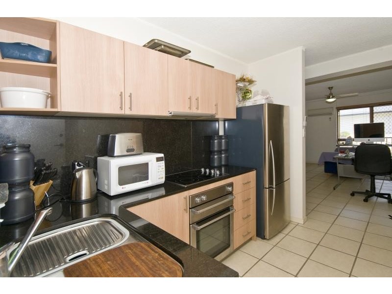 Unit 2/997 Gold Coast Highway, Palm Beach QLD 4221