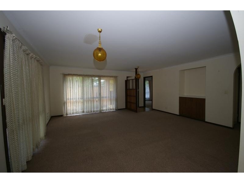 15 Mallawa Drive, Palm Beach QLD 4221
