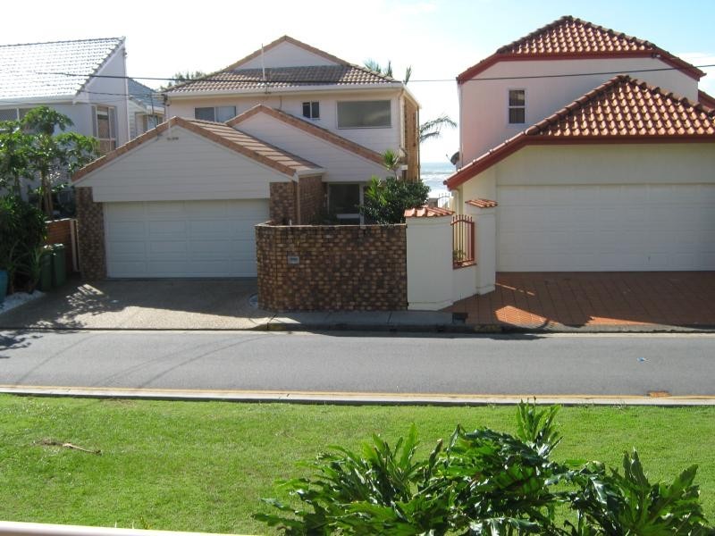 Unit 2/1229 Gold Coast Highway, Palm Beach QLD 4221