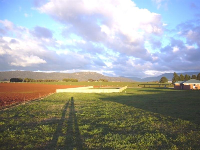 6 AIKMAN COURT, Scottsdale TAS 7260