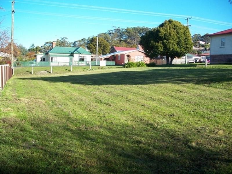 5 SIMPSON STREET, Somerset TAS 7322