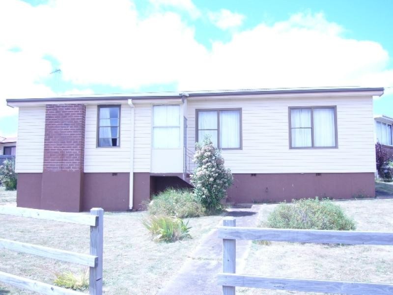 17 GRACIE CRESCENT, Burnie TAS 7320