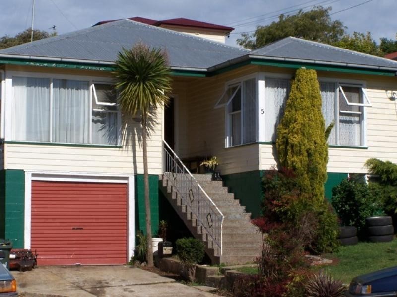 5 BELTON STREET, Burnie TAS 7320