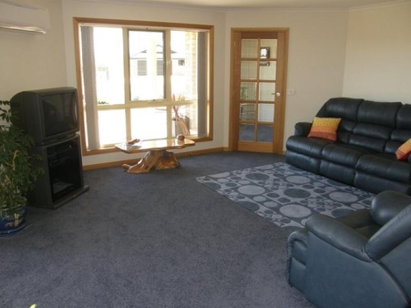 19 JOSIE CRESCENT, Burnie TAS 7320