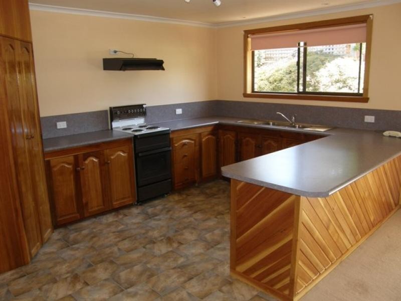 9 GILMOUR CRESCENT, Somerset TAS 7322