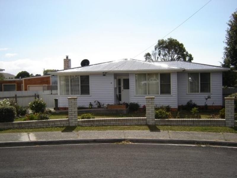 8 REES STREET, Wynyard TAS 7325