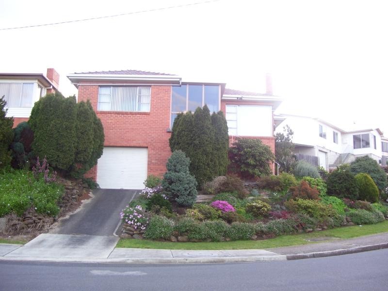 2 ROBOTHAM PLACE, Burnie TAS 7320