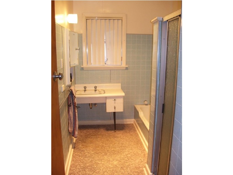 2 ROBOTHAM PLACE, Burnie TAS 7320