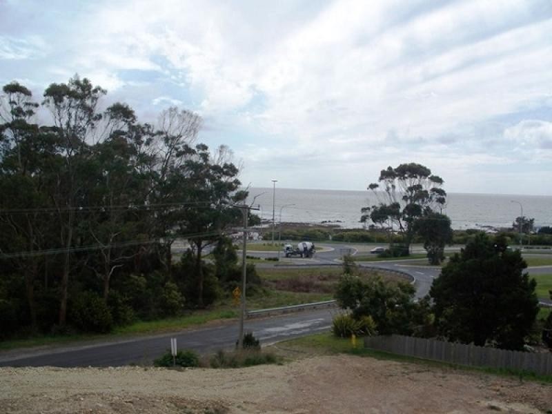 22 River Avenue, Heybridge TAS 7316
