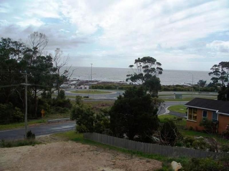 22 River Avenue, Heybridge TAS 7316