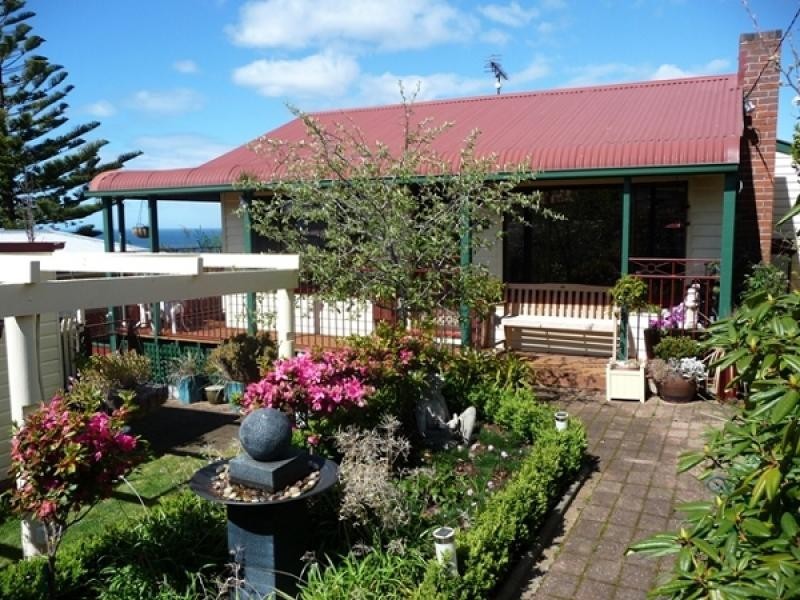 13 Malunna Crescent, Burnie TAS 7320