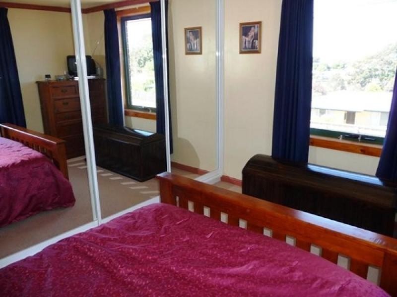 25 Woodward Avenue, Burnie TAS 7320