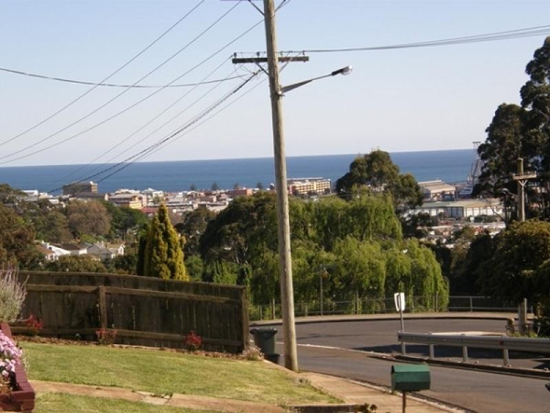 Unit 1, 8 Collins Street, Burnie TAS 7320