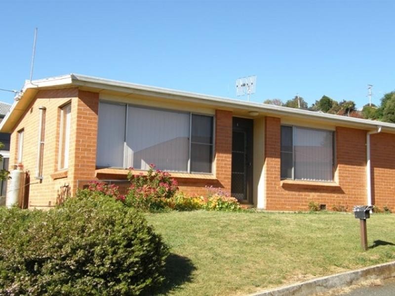 Unit 1, 8 Collins Street, Burnie TAS 7320