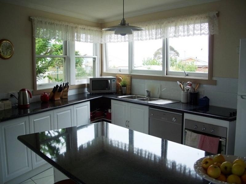 2 Oates Street, Burnie TAS 7320