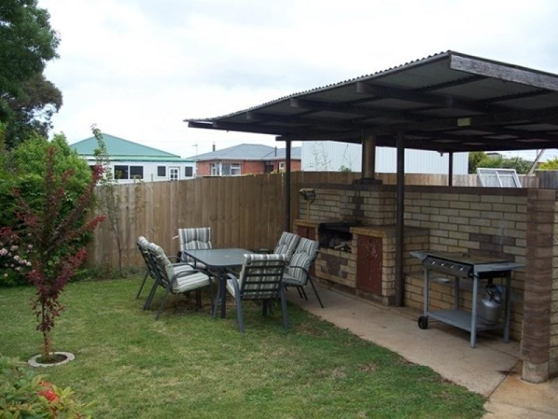 2 Oates Street, Burnie TAS 7320