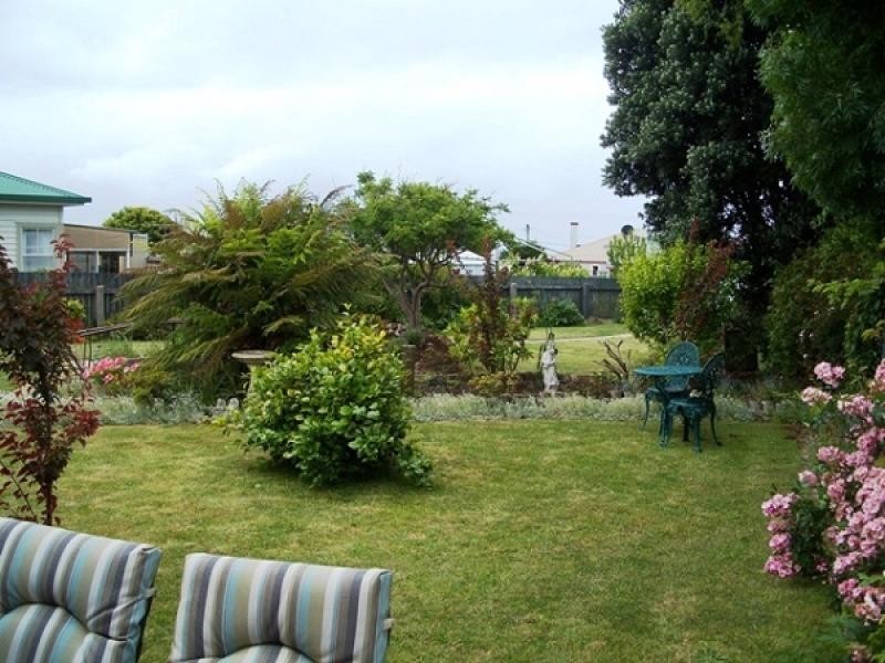 2 Oates Street, Burnie TAS 7320