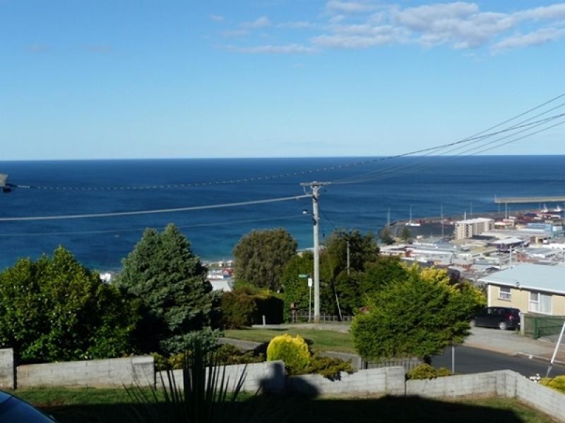 8 Elizabeth Street, Burnie TAS 7320