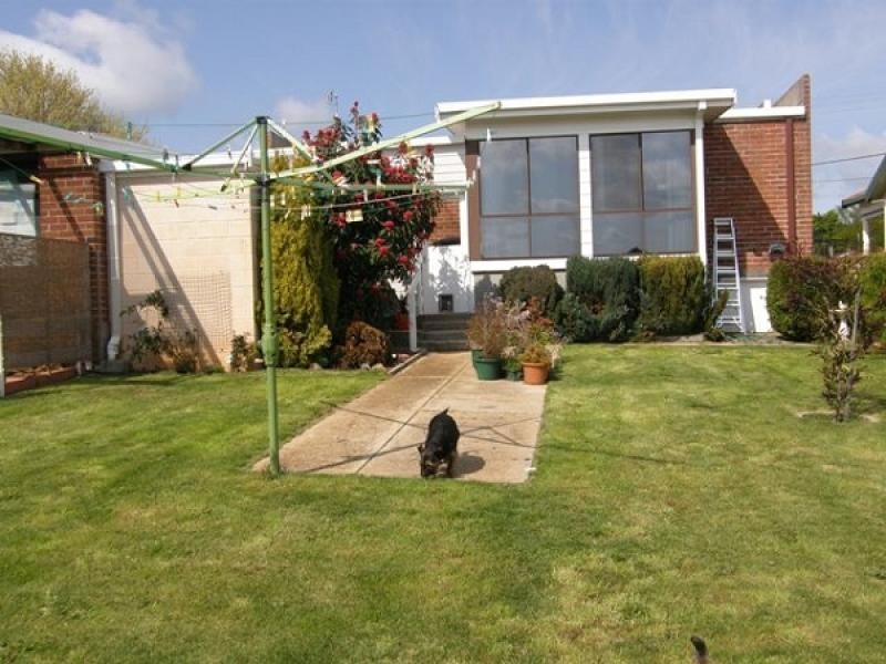 2 Linton Street, Burnie TAS 7320