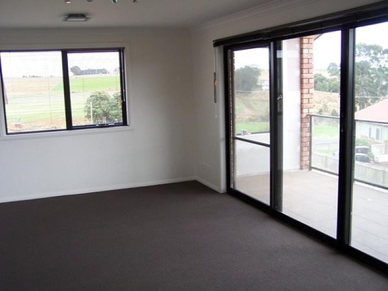 Unit 1, 10 Josie Crescent, Burnie TAS 7320
