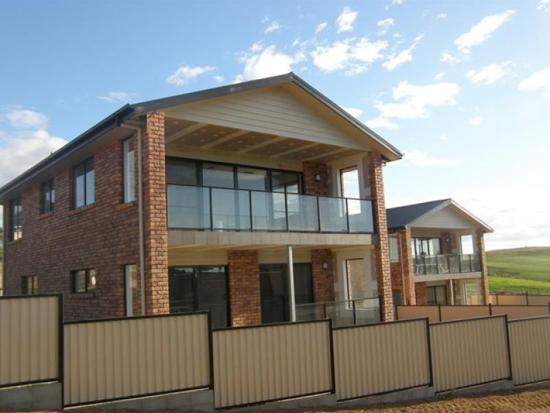 Unit 1/10 Josie Crescent, Burnie TAS 7320