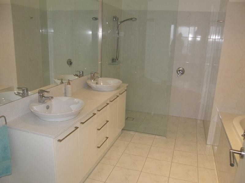 Unit 13, 5 North Terrace, Burnie TAS 7320
