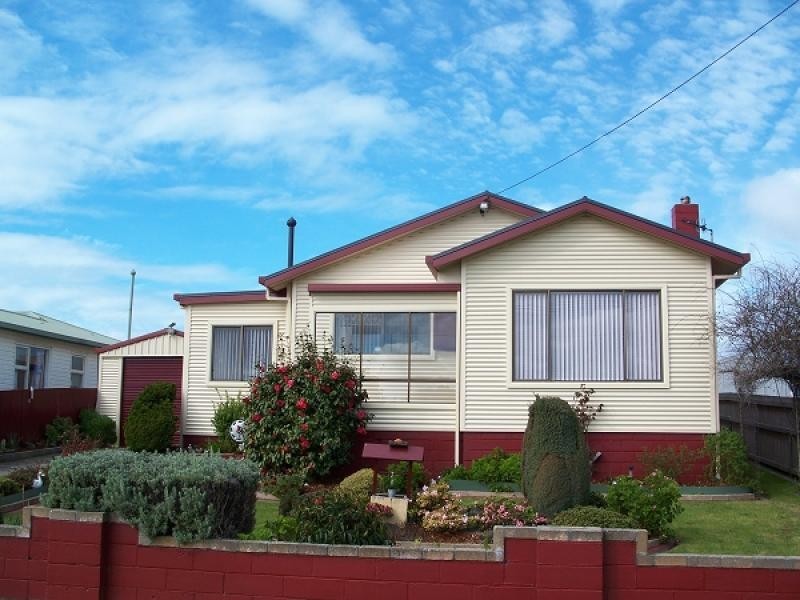 14 Raglan Street, Somerset TAS 7322