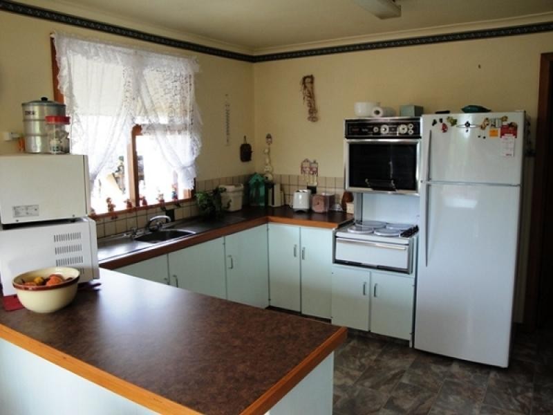 10 River Avenue East, Heybridge TAS 7316