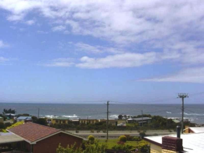 10 River Avenue East, Heybridge TAS 7316