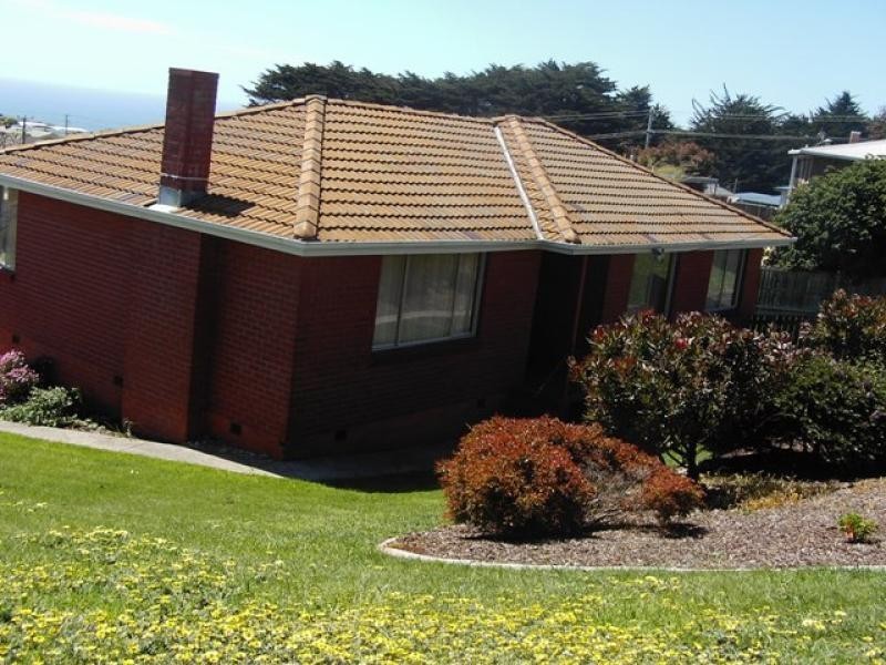 15 Winter Avenue, Burnie TAS 7320