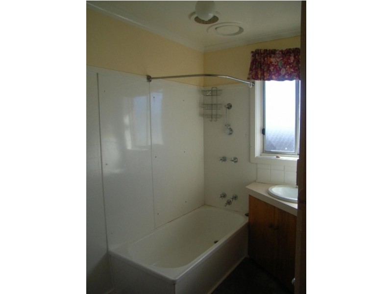 15 Winter Avenue, Burnie TAS 7320