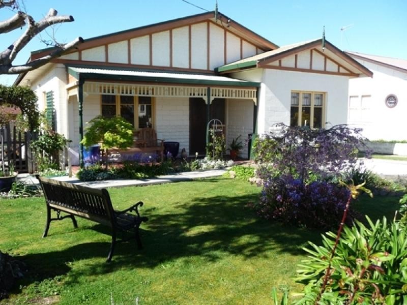8 Park Street, Wynyard TAS 7325