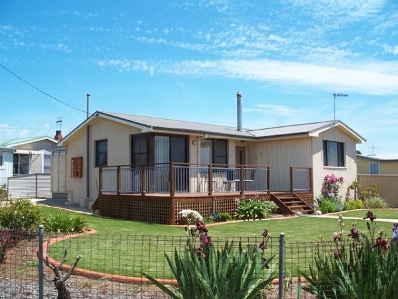 2 Ronald Crescent, Somerset TAS 7322