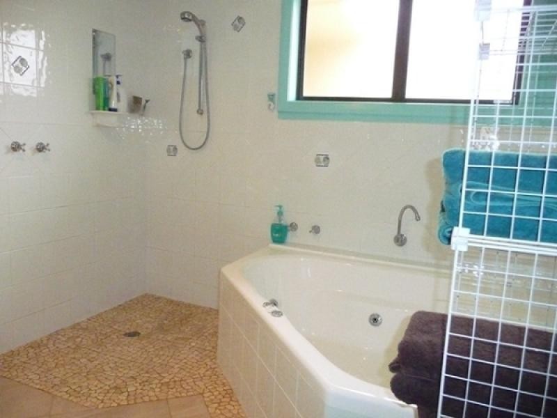 2 Ronald Crescent, Somerset TAS 7322