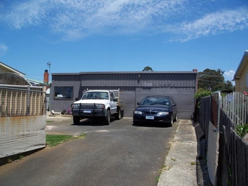 2 Ronald Crescent, Somerset TAS 7322