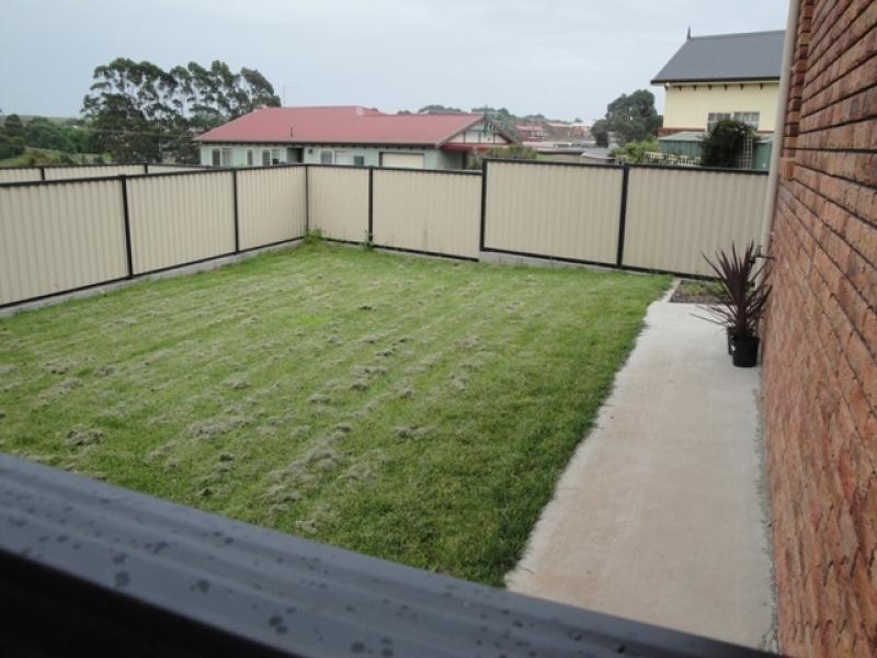 Unit 1 , 10 Josie Crescent, Burnie TAS 7320