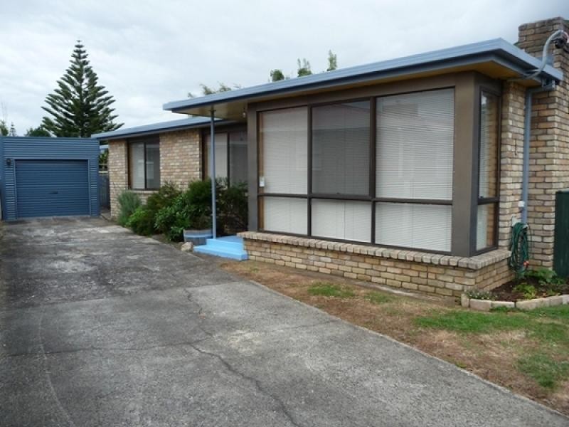 8 Reeve Street, Somerset TAS 7322